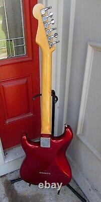 1984 1987 Fender Stratocaster Japan Candy Apple Red w. Hardshell case