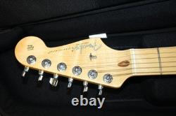 2018 Fender American Pro Stratocaster HSS ShawBucker Sienna Sunburst NMMT
