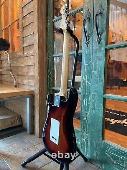2021 Fender Player SSS Stratocaster Electric Guitar 3-Color Sunburst