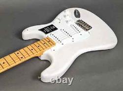 FENDER AMERICAN ORIGINAL'50s WHITE BLONDE STRATOCASTER FACTORY LACQUERED CASE