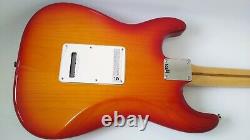 FENDER DELUXE STRATOCASTER HSS PLUS TOP WITH iOS/USB CONNECTIVITY CHERRY BURST