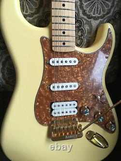 FENDER Stratocaster, Lower Price ALL GOLD Hardware NEW Custom MIM