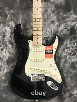 Fender 0113012706 American Pro Stratocaster, Maple Fingerboard Black