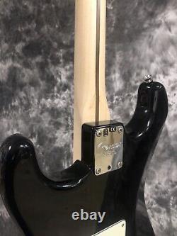 Fender 0113012706 American Pro Stratocaster, Maple Fingerboard Black