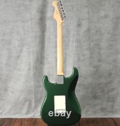 Fender 2023 Collection Traditional 60s Stratocaster Aged Sherwood Green Metallic
