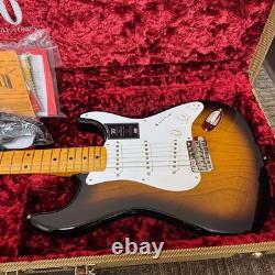 Fender 70th Anniversary American Vintage II 1954 Stratocaster WithCase