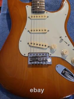 Fender American Performer Stratocaster 6-String Electric Guitar Honey Burst
