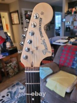 Fender American Performer Stratocaster 6-String Electric Guitar Honey Burst