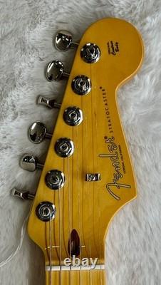 Fender American Professional Classic Stratocaster, 3 color Sunburst with Gig Bag