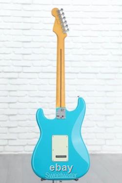 Fender American Professional II Stratocaster HSS Miami Blue with Rosewood Fender American Professional II Stratocaster HSS Miami Blue with Rosewood