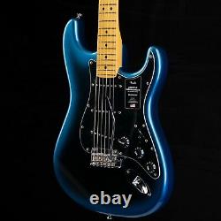 Fender American Professional II Stratocaster Maple Fretboard Dark Night 044