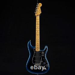 Fender American Professional II Stratocaster Maple Fretboard Dark Night 044