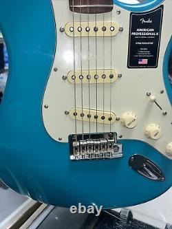 Fender American Professional II Stratocaster, Rosewood Fb, Miami Blue 7lbs