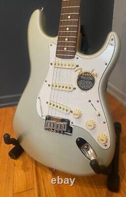 Fender American Standard Stratocaster 1999 Brand New with Case MINT