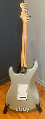 Fender American Standard Stratocaster 1999 Brand New with Case MINT