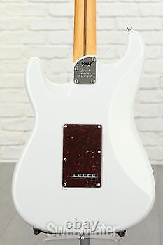 Fender American Ultra Stratocaster Arctic Pearl with Rosewood Fingerboard