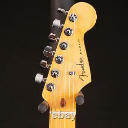 Fender American Ultra Stratocaster, Maple Fb, Texas Tea