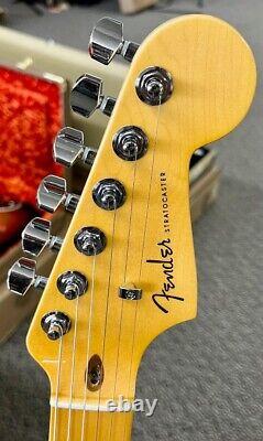 Fender American Ultra Stratocaster, Maple Fretboard, Texas Tea Finish DEMO