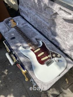 Fender American Ultra USA Stratocaster- Rosewood, Arctic Pearl White With OHSC