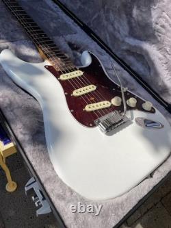 Fender American Ultra USA Stratocaster- Rosewood, Arctic Pearl White With OHSC