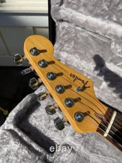 Fender American Ultra USA Stratocaster- Rosewood, Arctic Pearl White With OHSC