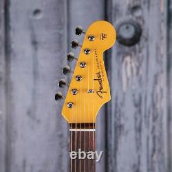 Fender American Vintage II 1961 Stratocaster, 3-Color Sunburst