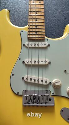 Fender Custom Shop Deluxe Stratocaster 2011 Graffiti Yellow OHSC New Setup