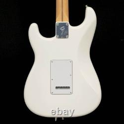Fender Dealer Exclusive Player II Stratocaster, Polar White, Matching Headstock