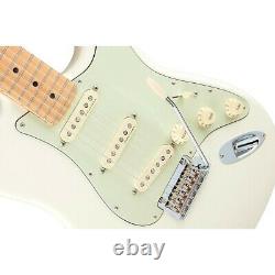 Fender Deluxe Roadhouse Stratocaster Maple Fingerboard Olympic White