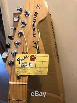 Fender FSR'72 Stratocaster vintage White Made In Japan Excellent unused c