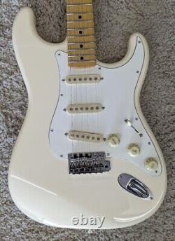 Fender Japanese Vintage Reissue Modified 60s Stratocaster withBag, Olympic White