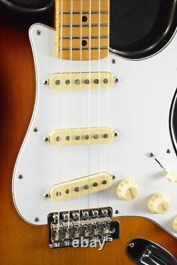 Fender Jimi Hendrix Stratocaster 3-Color Sunburst Maple Fingerboard