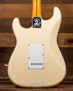 Fender Jimi Hendrix Stratocaster, Maple Fingerboard, Olympic White