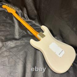 Fender Limited Ed. Vintera III Late'50s Stratocaster White Blonde with Deluxe Bag