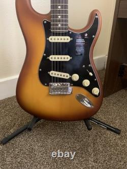 Fender Limited-Edition American Performer Stratocaster Spruce Honey Burst w Bag