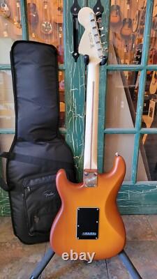 Fender Limited-Edition American Performer Stratocaster Spruce Honey Burst w Bag