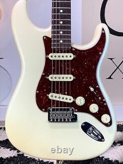 Fender Limited Edition American Showcase Stratocaster Olympic White pearl 7.8lb