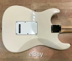 Fender Limited Edition Mahogany Blacktop Stratocaster HHH Olympic White