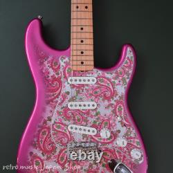 Fender Made in Japan Limited Stratocaster Maple Fingerboard Pink Paisley