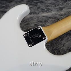 Fender Made in Japan Souichiro Yamauchi Stratocaster Custom White withcase