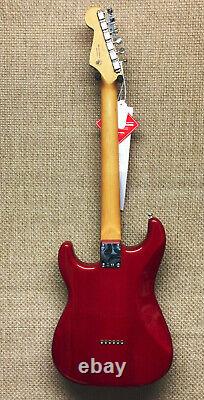 Fender Noventa Stratocaster Crimson Red Transparent Maple/Pau Ferro Neck, MP-90