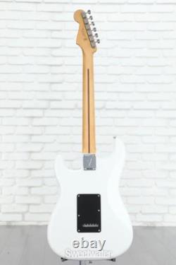 Fender Player II Stratocaster Electric Guitar Polar White with Maple