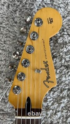 Fender Player II Stratocaster HSS, Rosewood Fingerboard, Coral Red MIM