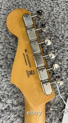 Fender Player II Stratocaster HSS, Rosewood Fingerboard, Coral Red MIM