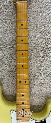 Fender Player II Stratocaster HSS, Rosewood Fingerboard, Hialeah Yellow MIM