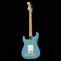 Fender Player II Stratocaster, Maple Fingerboard, Aquatone Blue, Blem