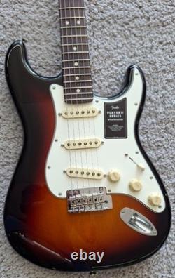Fender Player II Stratocaster, Rosewood Fingerboard, 3 Color Sunburst MIM
