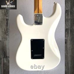 Fender Player II Stratocaster, Rosewood Fingerboard, 7.8 lbs. Polar White