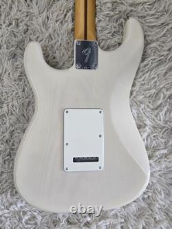 Fender Player II Stratocaster, Rosewood Fingerboard, White Blonde Finish MIM