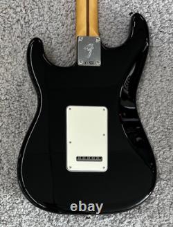 Fender Player II Stratocaster guitar, Maple Fingerboard, Black Finish MIM
